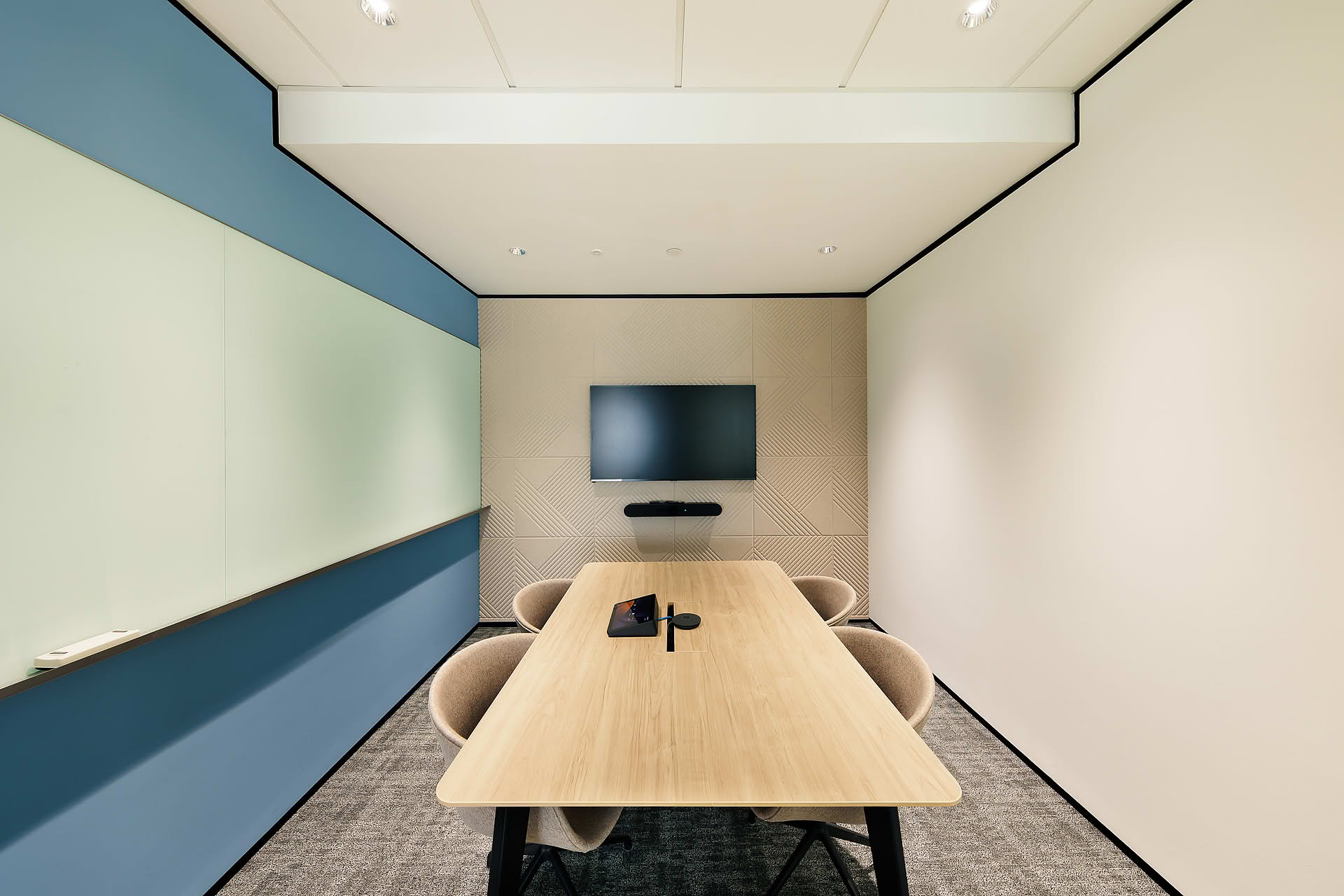 Link REIT office interior design