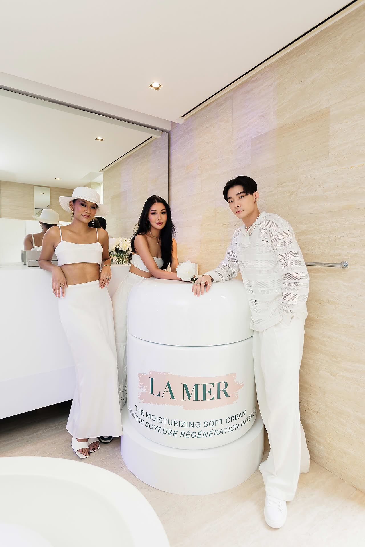 Infulencers posing for a photo at La Mer PR event in Sentosa