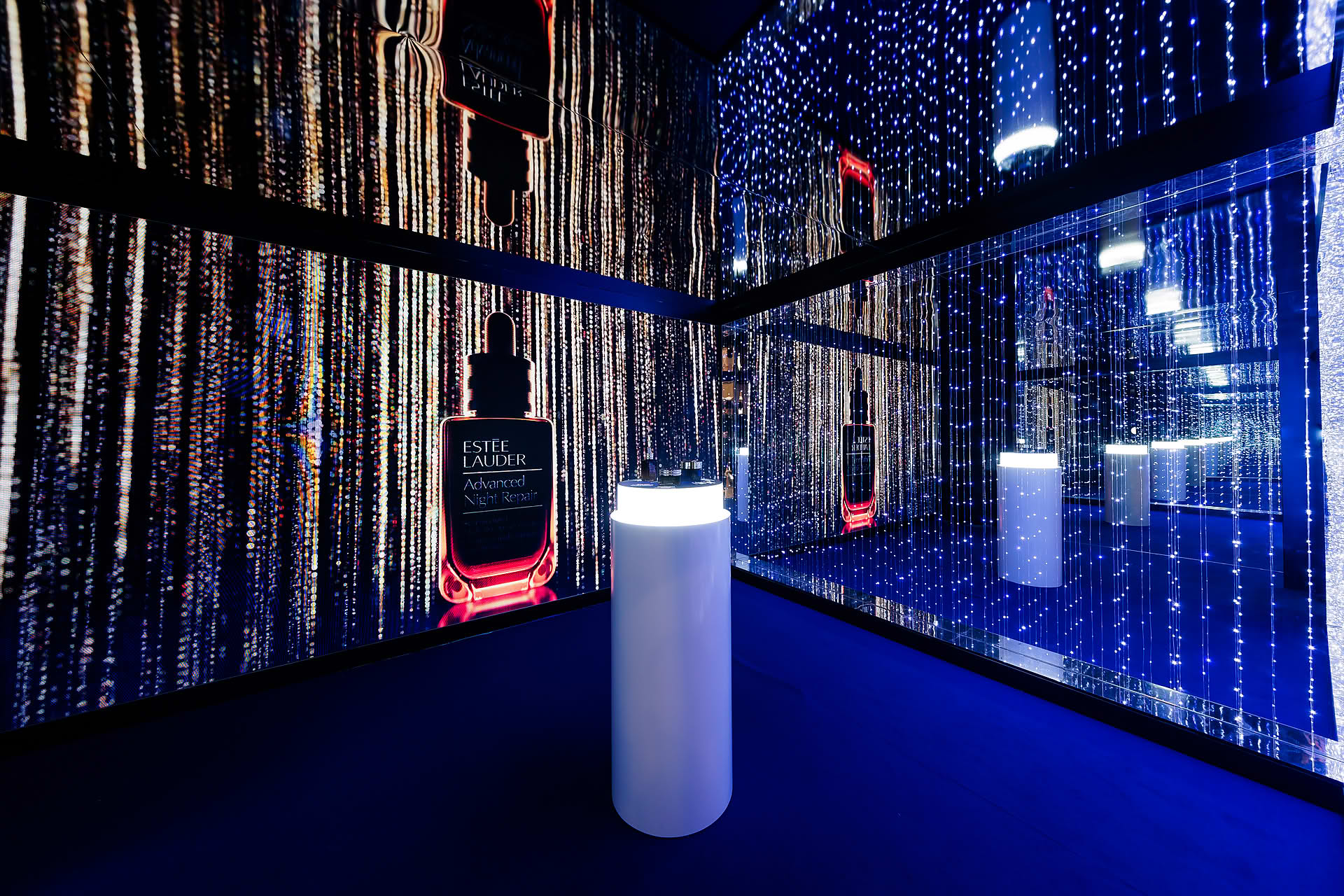 Estee Lauder pop-up stall at Paragon