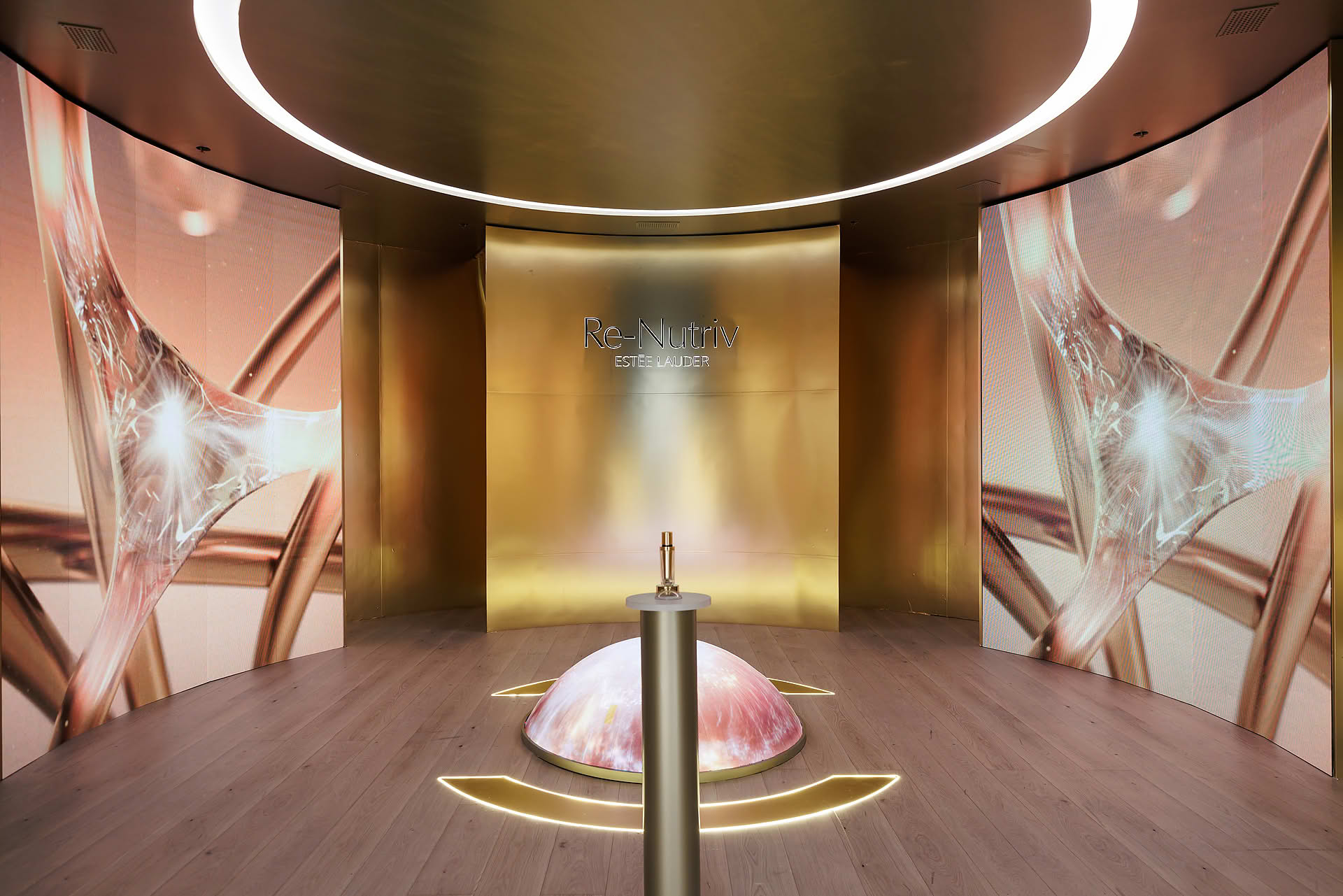 Estee Lauder Re-Nutriv emersive interactive showroom