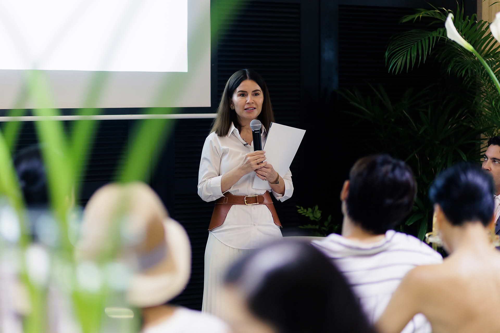 Host presenting at La Mer WCD