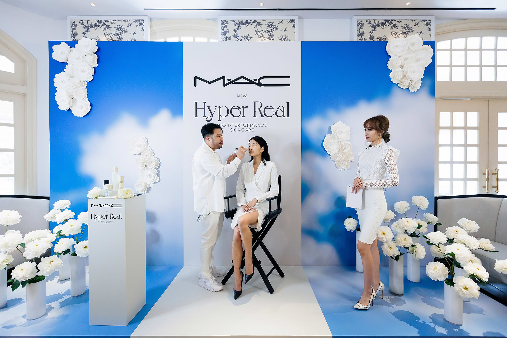 Makeup demonstration at MAC Hyper Real PR event