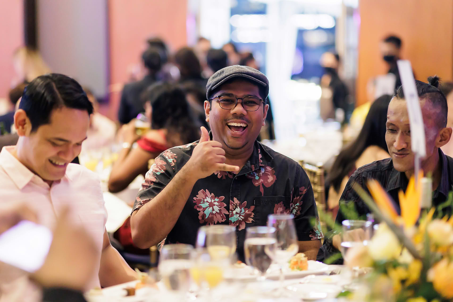 People having fun at SG Land dance and dinner party