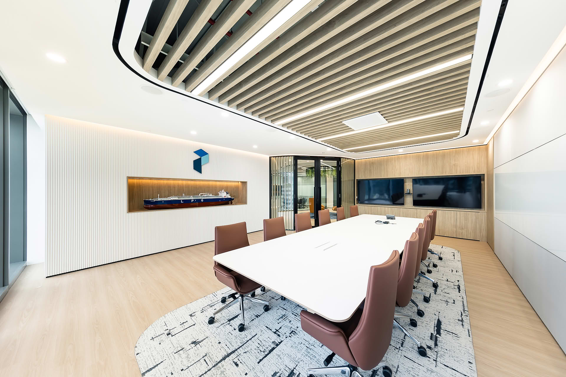 Petredec office interior design