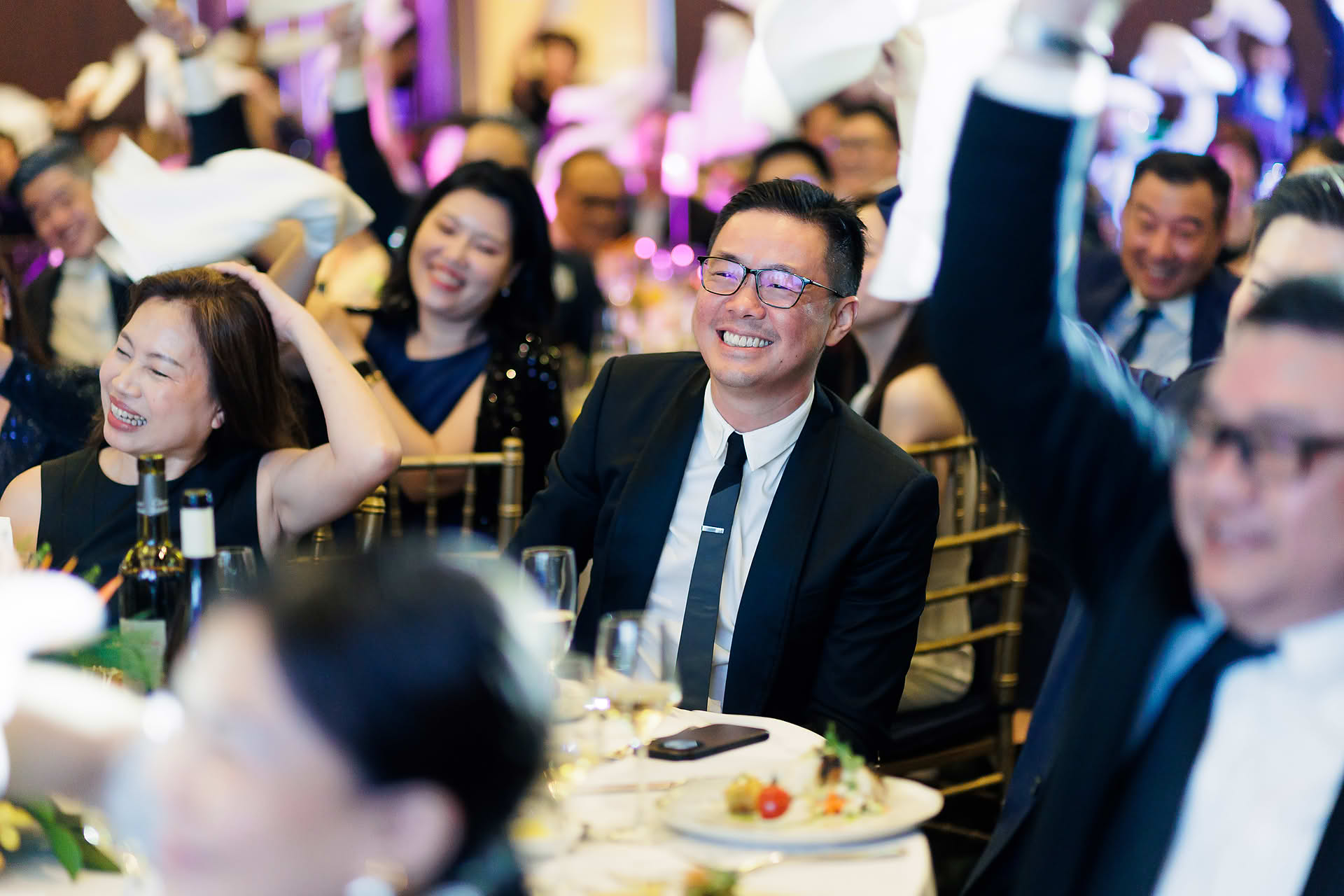 People having fun at SG Land dance and dinner party