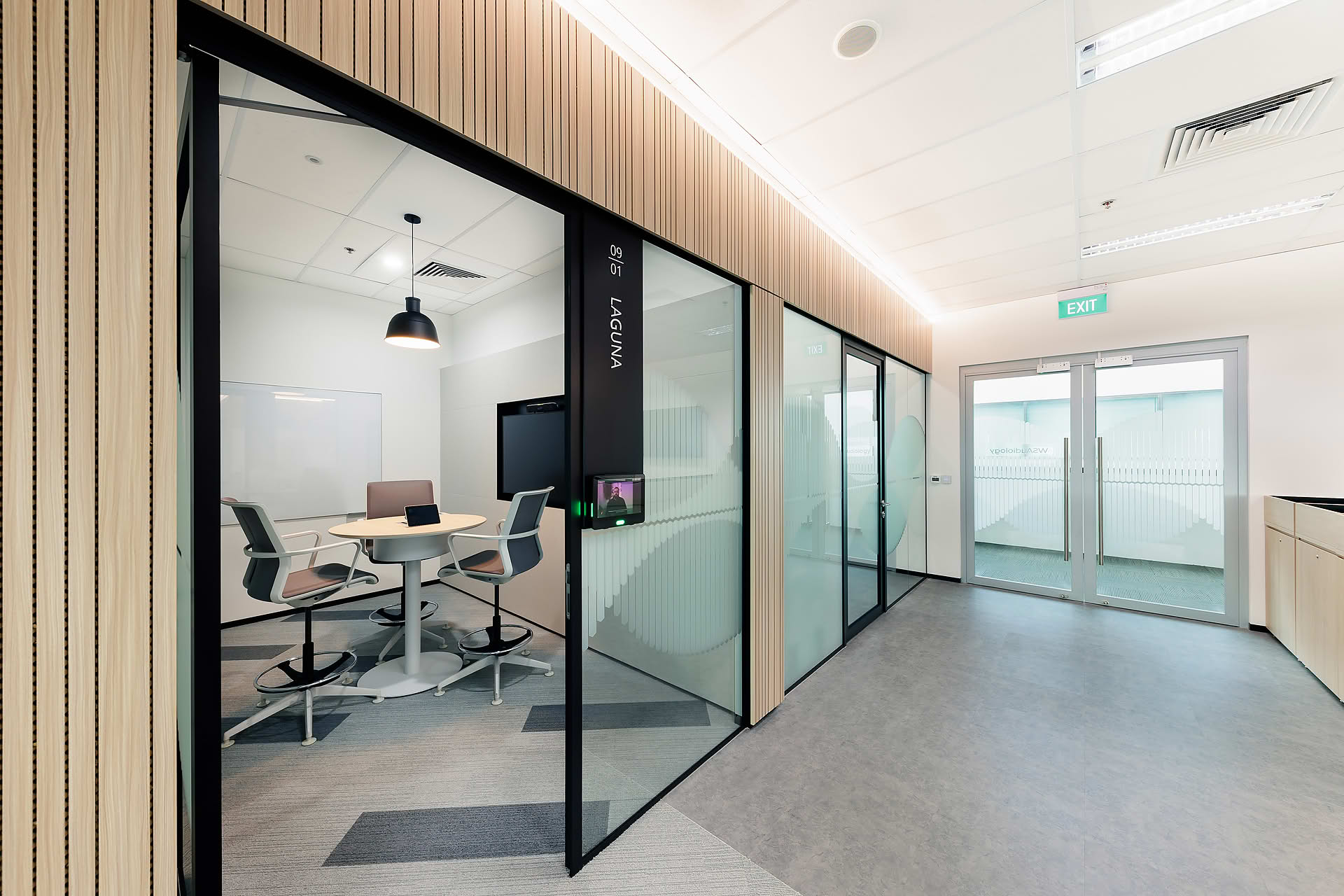 Interior photo of WSAudiology office